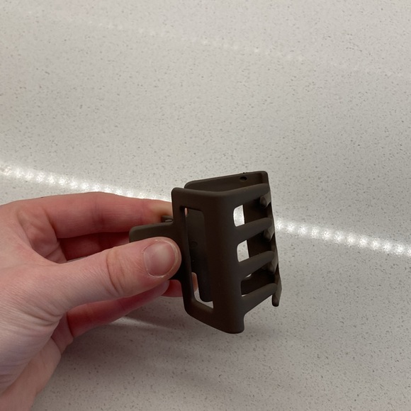 Matte Claw Clips - Picture 3 of 3